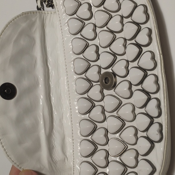 Betsey Johnson White Heart-Embellished Women's Bag - Picture 7 of 11